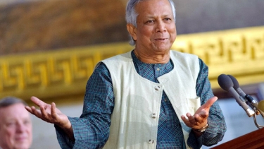 ড. ইউনূসসহ ১৩ জনের বিরুদ্ধে দুদকের মামলা