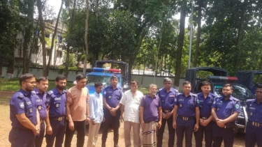 মৌলভীবাজারে ৫ ডাকাতসহ ৭ জন গ্রেফতার: অস্ত্র, গুলি, লুণ্ঠিত টাকা ও স্বর্ণালংকার উদ্ধার